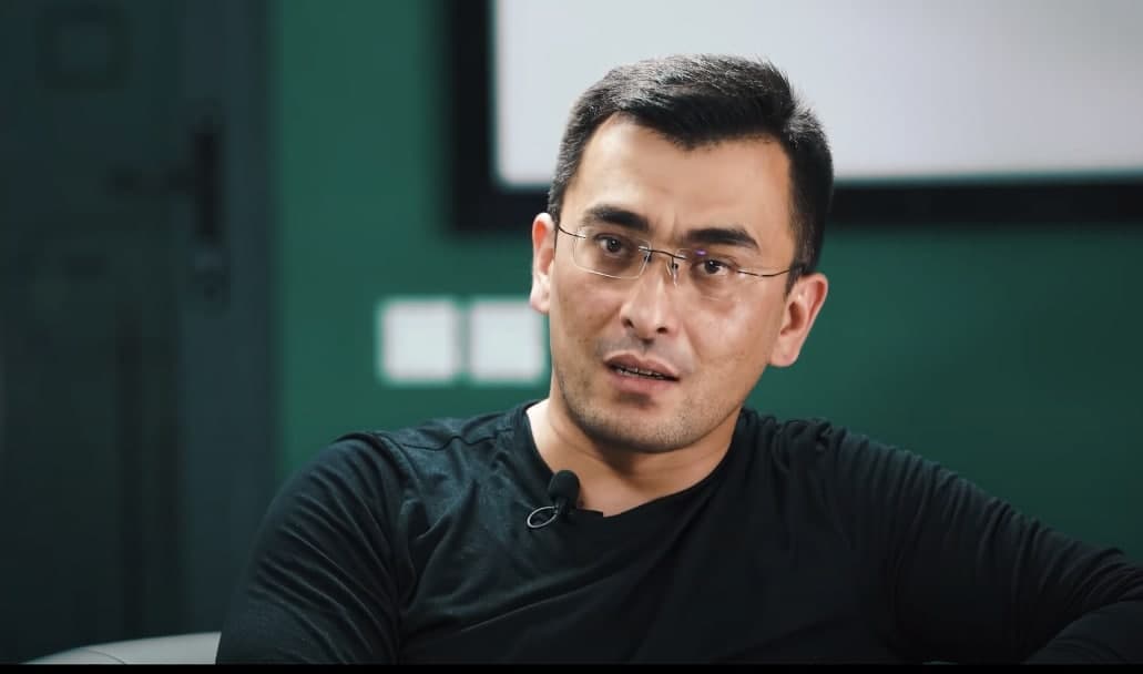 «Муваффақият бу – бажарган ишингиздан чин маънода фахрлана олиш» — сунъий интеллект бўйича мутахассис билан суҳбат