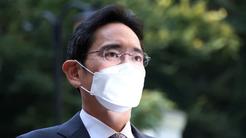Samsung rahbari kuchli uyqu doridan foydalangani uchun jarimaga tortildi