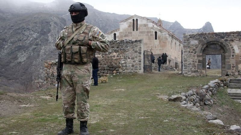 Арманистонлик олти ҳарбий Озарбойжон чегарасида асирга олинди