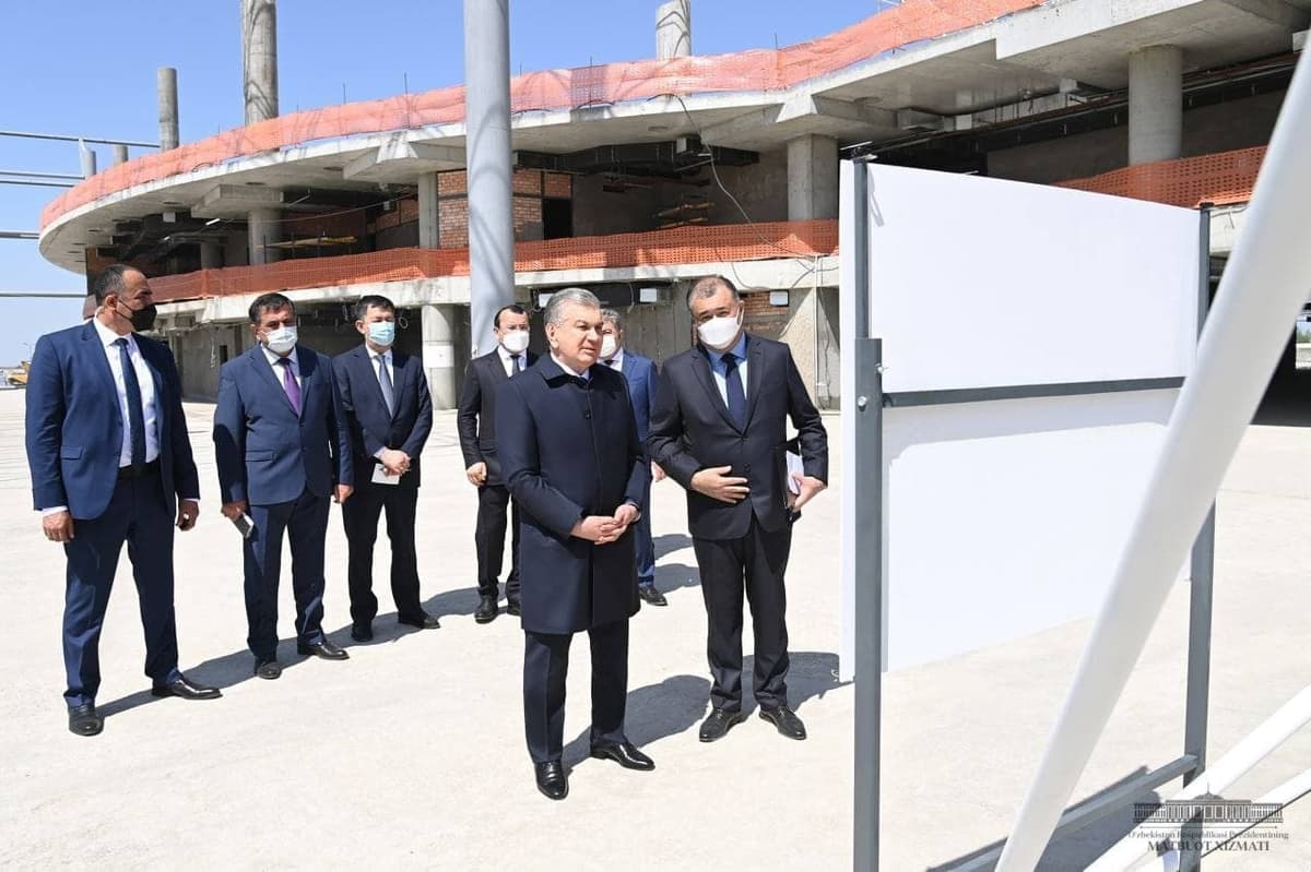 «Bu ko‘rgazma uchun bo‘lmasligi kerak» - Prezident Samarqanddagi aeroportda aviaqatnovlar hajmini 10 barobar oshirish kerakligini aytdi