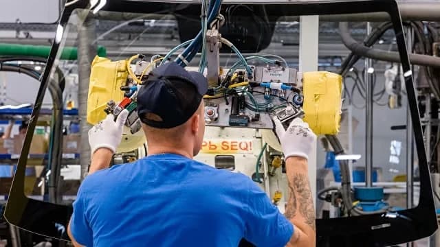 «АвтоВАЗ» полностью остановил производство из-за отсутствия электронных компонентов