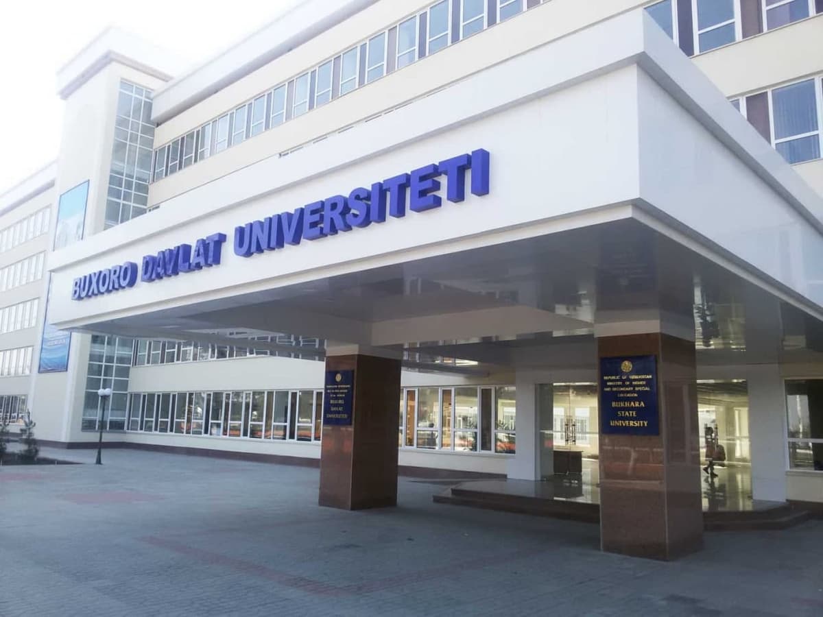 «Arzon sovg‘a bergani uchun» talabaga po‘pisa qilgan o‘qituvchi Buxoro davlat universitetida ishlashi tasdiqlandi