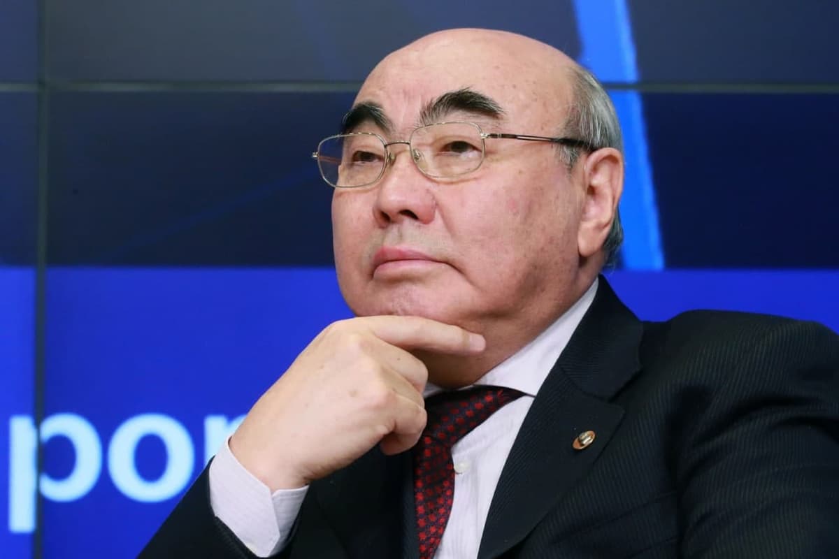 Asqar Akayev Qirg‘izistonga qaytdi, u Milliy xavfsizlik davlat qo‘mitasida tergov qilinmoqda