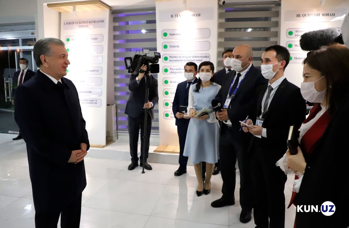 Shavkat Mirziyoyev ilk marta o‘zbekistonlik jurnalistlarga intervyu berdi. Kun.uz muxbiri islohotlarga to‘siqlar haqida so‘radi