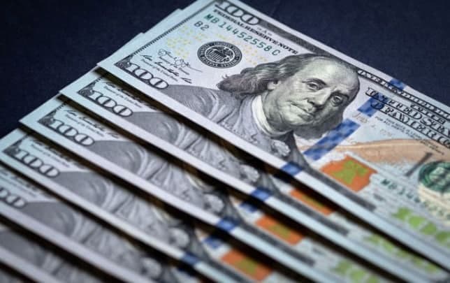 Viloyat kengashi deputati sayyohlarga qulay bo‘lishi uchun Samarqandda «dollarfurush»larga litsenziya berishni taklif etdi