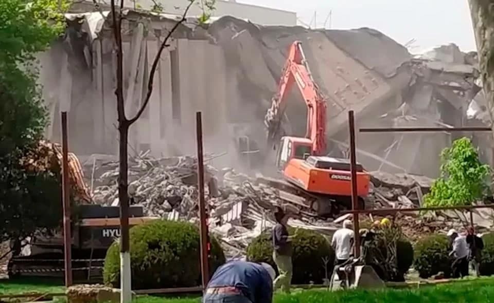 «Bino cho‘kkanini ta'mir paytida bilib qolishgan» - qurilish vaziri «Navro‘z» to‘yxonasi haqida