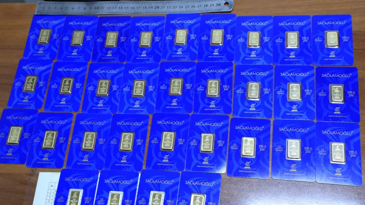 Qiymati 880 million so‘mga teng bo‘lgan oltin quymalarni chegaradan olib o‘tishga uringan shaxslar qo‘lga olindi