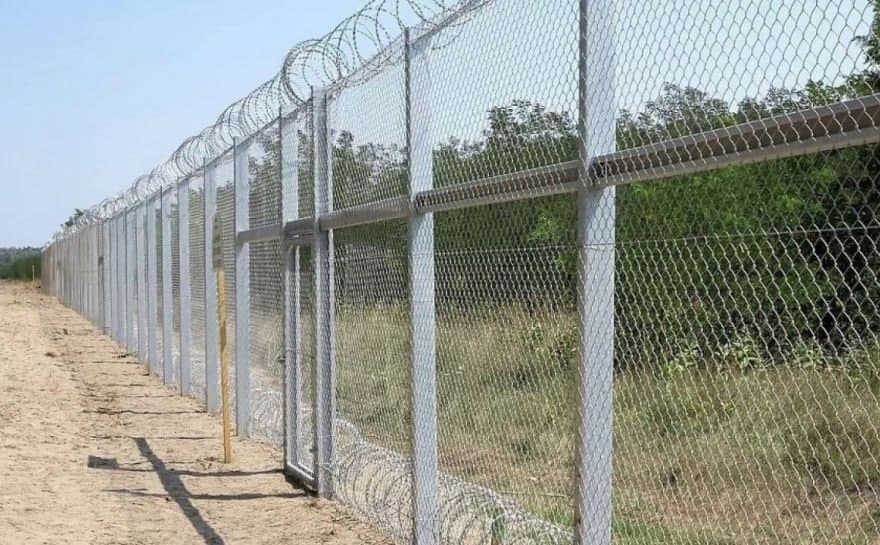 Литва мигрантларни тўхтатиш учун Беларусь билан чегарада девор қуради
