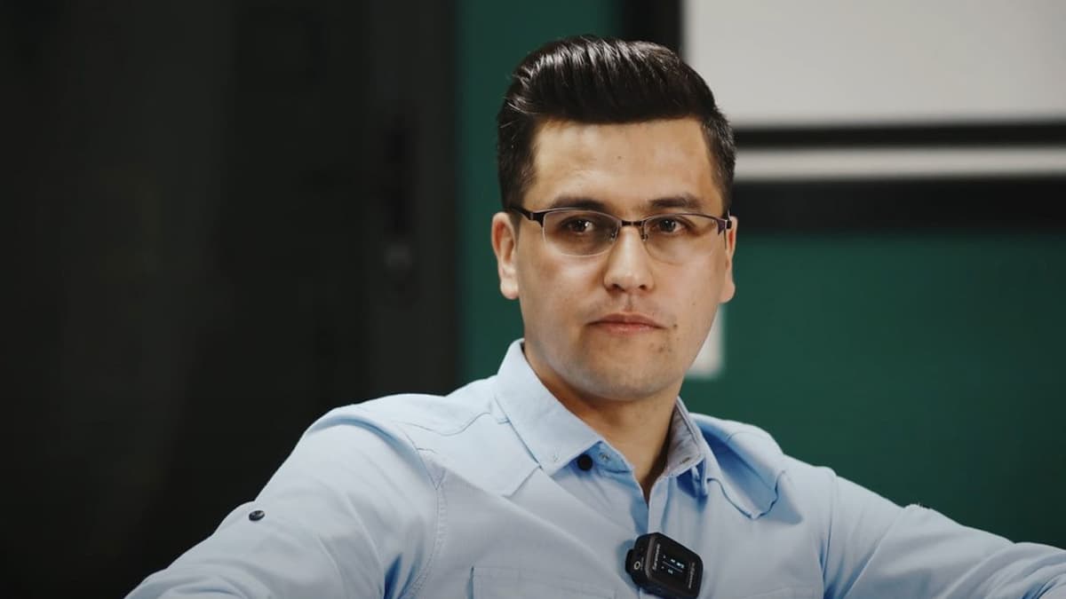 «Moddiyat ustun bo‘lmasligi kerak» - Koreyadan 100 kg kitob olib qaytgan professor bilan suhbat