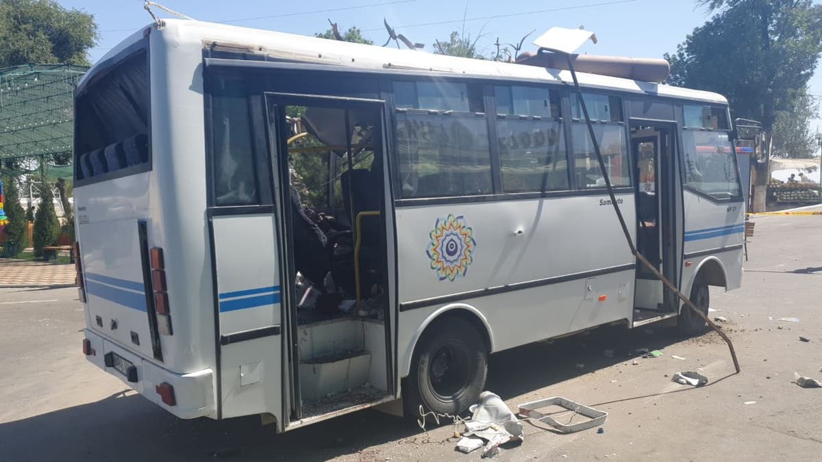 Sirdaryoda avtobusga o‘rnatilgan gaz balloni portlashi oqibatida 6 kishi halok bo‘ldi