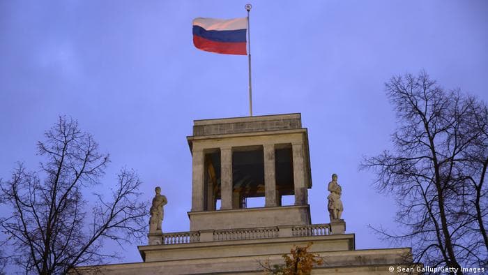 Yevropa 48 soat ichida 200 dan ortiq rossiyalik diplomatni chiqarib yubordi