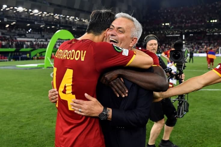 Shomurodovning «Roma»dagi davri nihoyasiga yetdimi? Hujumchida variant ko‘p emas