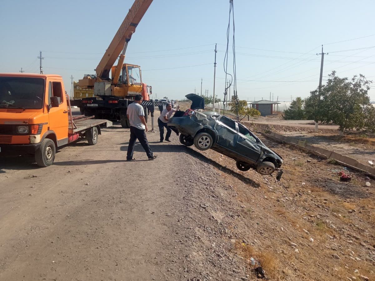 Namanganda Lacetti yo‘ldan chiqib ketib, YTH sodir etdi