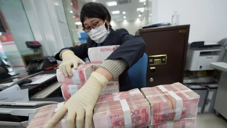 Taniqli ekspert dollarning o‘rnini egallashi mumkin bo‘lgan valutani aytdi