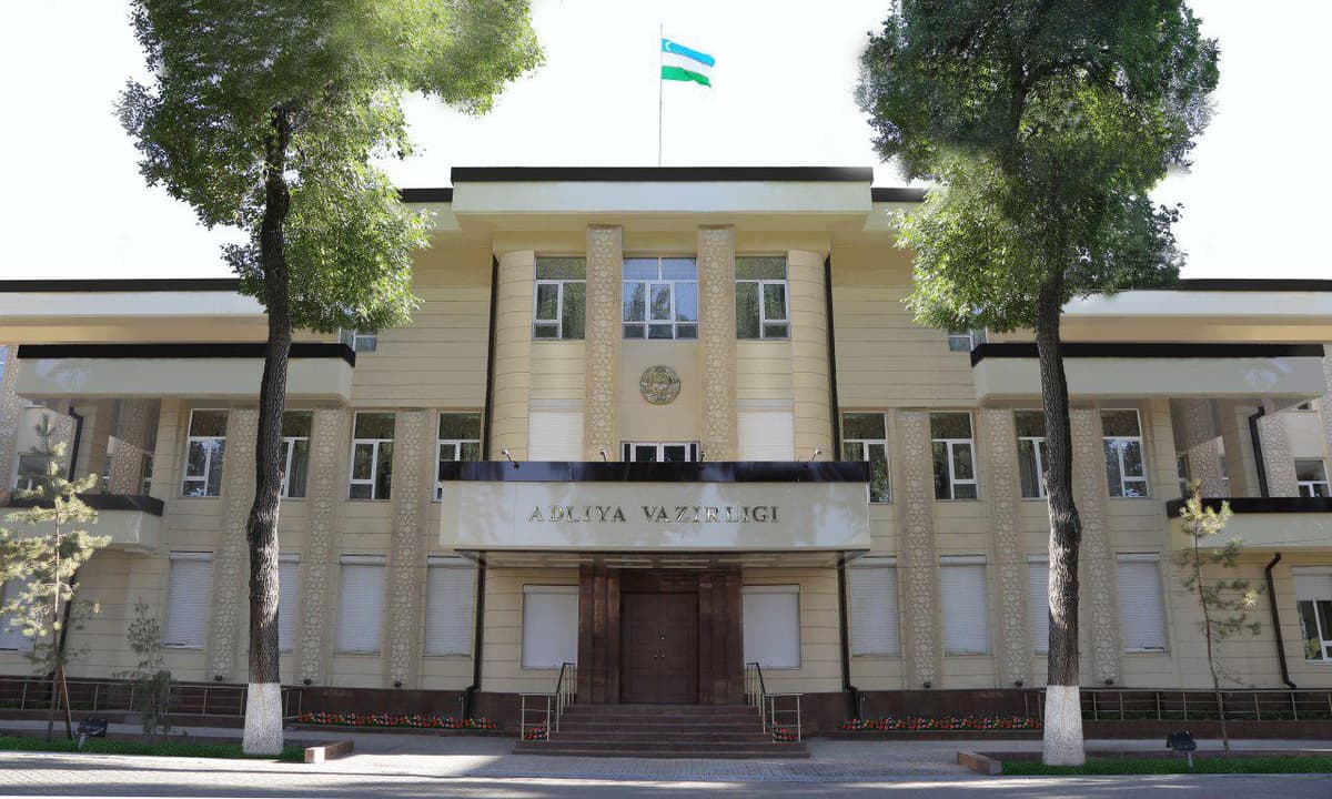«Orqaga ikkita katta qadam» - qonun loyihalarini jamoatchilik muhokamasiga majburiy joylashtirish tartibi bekor qilindi