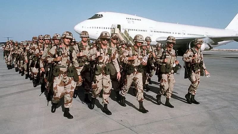 Ukraina inqirozi: AQSh Yevropaga qo‘shin yubormoqda, Putin Jonsonga Kiyevdan shikoyat qildi