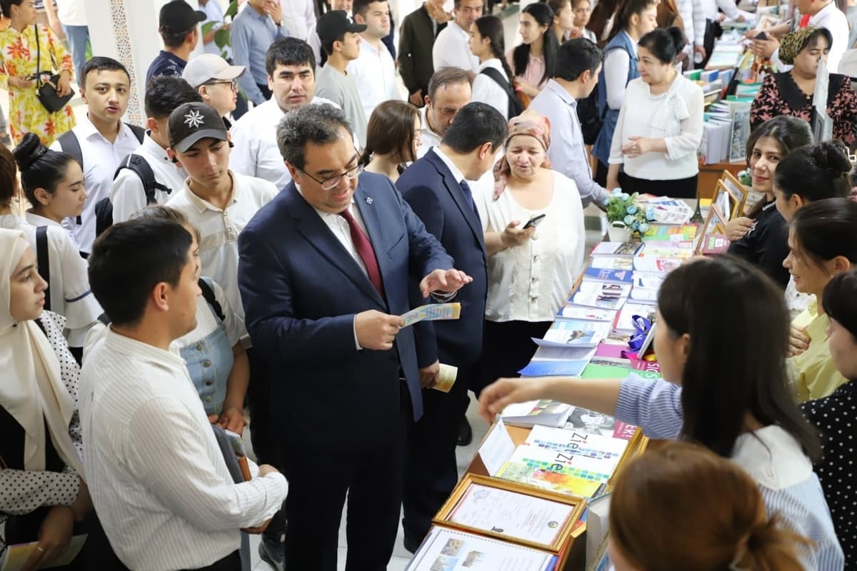 Buxoro davlat universiteti o‘quvchilarga kasb tanlash imkoniyatini taqdim qildi