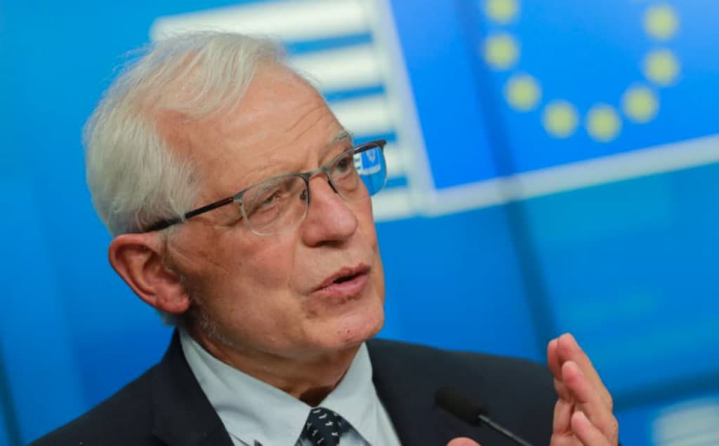 Borrel Rossiya harbiylarining Ukrainadagi harakatlarini «vahshiylik» deb atadi