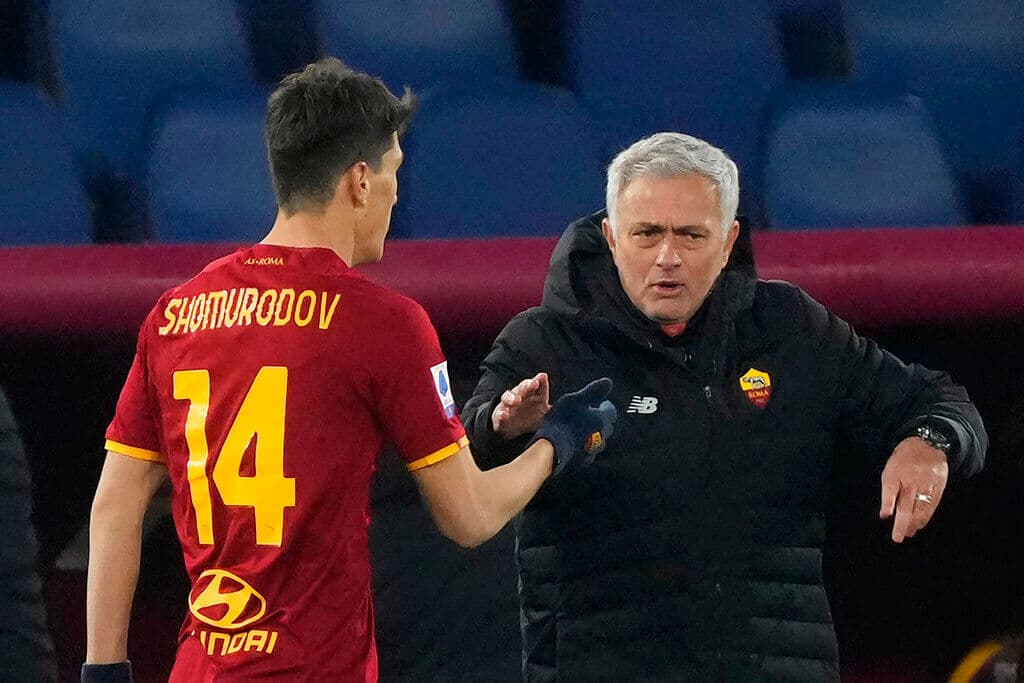 Mourino: «Shomurodov – Abraham yoki Dibala darajasiga chiqishini kuta olmaymiz»