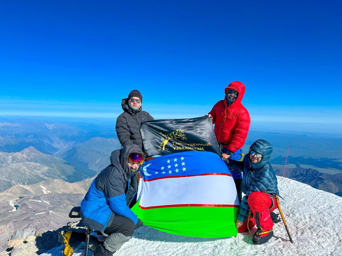 Uzbek climbers climb Mount Elbrus (photos)