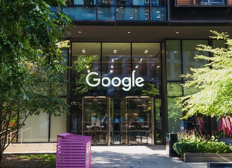 Google планирует уволить 10 тысяч сотрудников