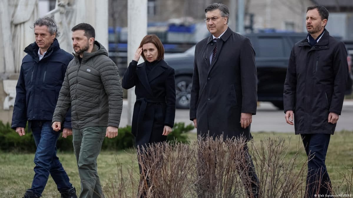 Yevropaning 5 davlati yetakchisi Buchadagi qurbonlarni yodga oldi