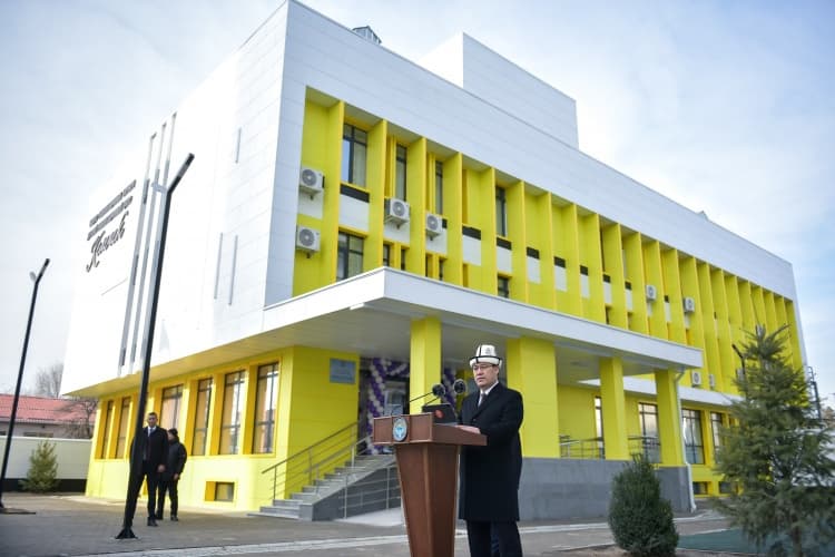 Qirg‘iziston sobiq prezidenti qasrida bolalar reabilitatsiya markazi ochildi 