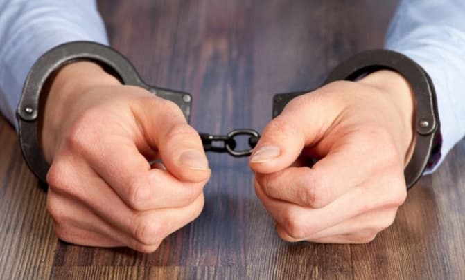 Чирчиқда қарийб 4 минг долларга ОТМга киритишни ваъда қилган шахс ушланди