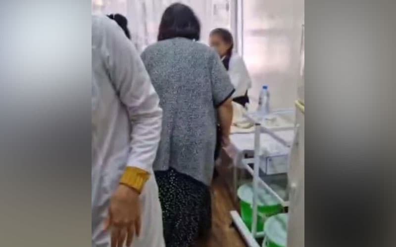 Navoiyda maktab direktori o‘quvchini urgani aytilmoqda. Holat yuzasidan tergovga qadar tekshiruv harakatlari boshlangan