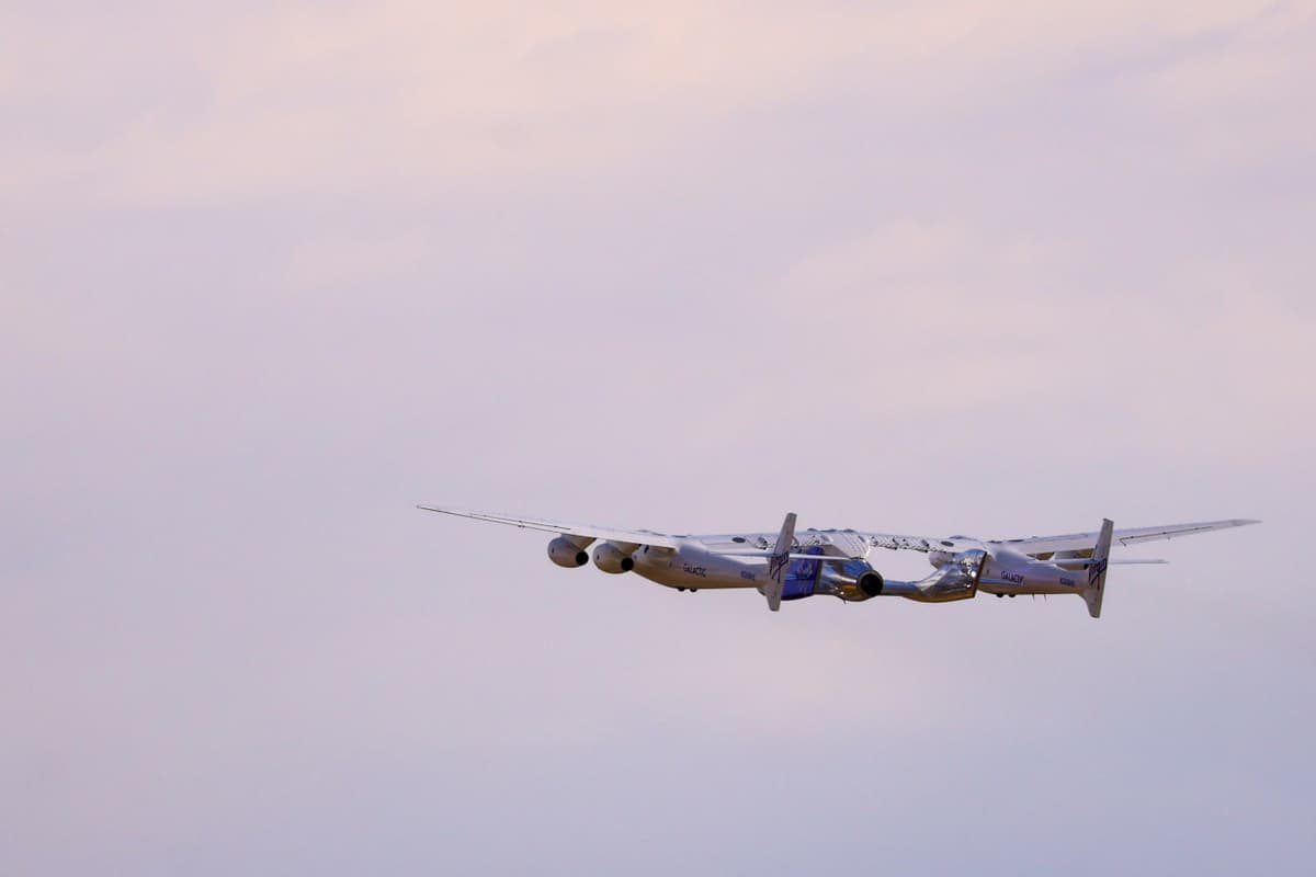 Virgin Galactic kosmoleti birinchi tijorat parvozini amalga oshirdi