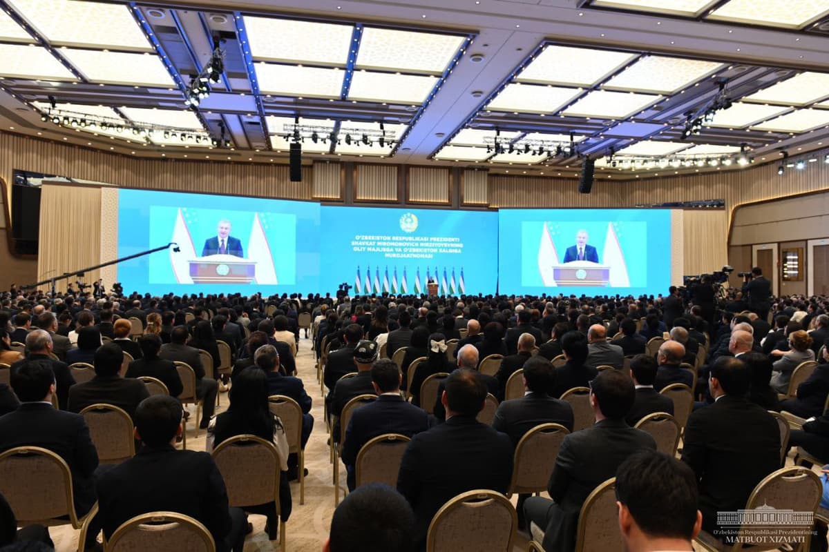 Shavkat Mirziyoyev: Ish haqi, pensiya va nafaqalar miqdorini oshirish siyosati izchil davom ettiriladi