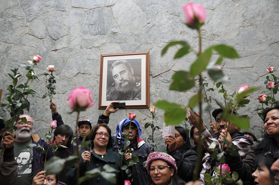 Boliviyada Fidel Kastro vafoti munosabati bilan bir haftalik motam e'lon qilindi