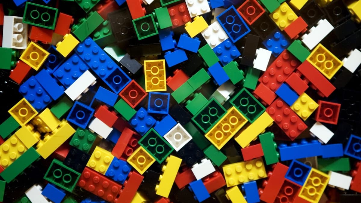 Lego daromadi 13 yil ichida birinchi bor tushib ketdi