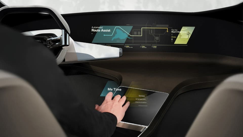 BMW muallaq turuvchi tachskrin ixtiro qildi