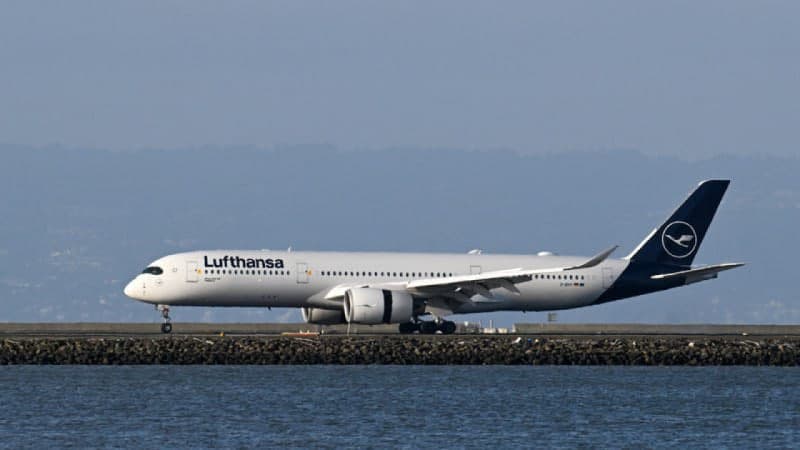 Lufthansa sof foydasi keskin qisqardi