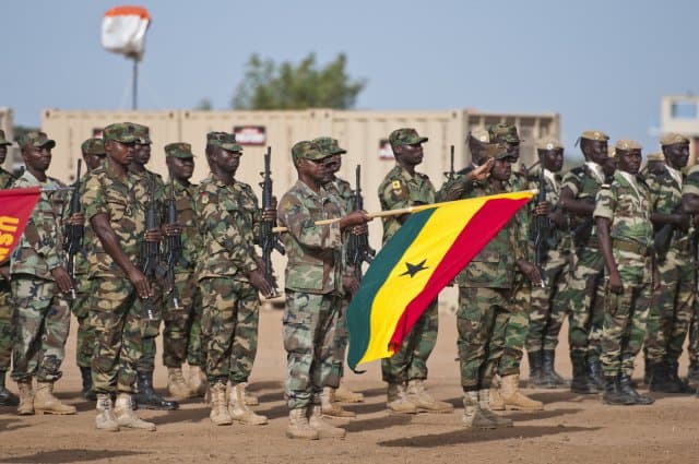 Senegal armiyasi Gambiyaga qo‘shin olib kirishga tayyorligini bildirdi