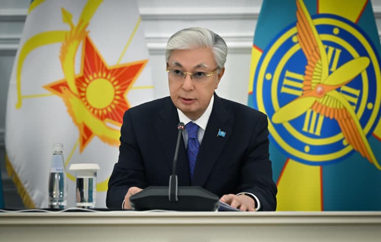 “Bizning armiyamiz oʻtgan asrda qolib ketgan”. Toʻqayev Qozogʻistonda harbiy islohotlar oʻtkazishga buyruq berdi