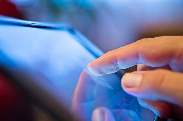 Tadqiqot: Smartfon va planshetlar bolalarni uyqudan mahrum qiladi
