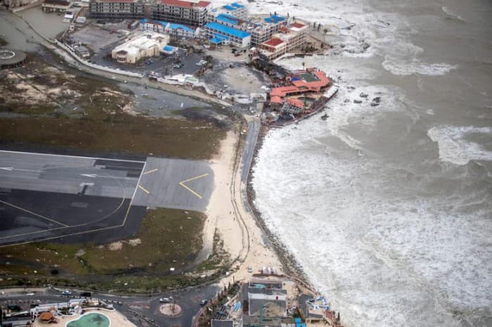Fotolavha: Irma dovuli Sent Martinga qanday zarar yetkazdi?