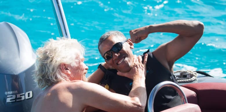 Moviy dengiz va syorfing: Obama hordiq chiqarmoqda