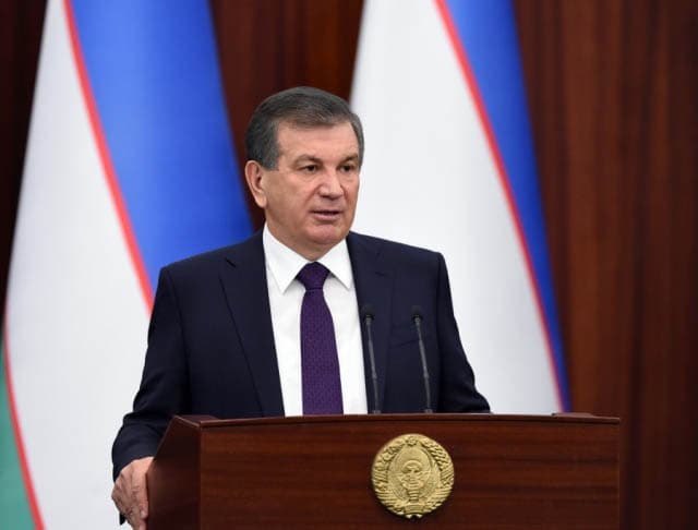 Sh.Mirziyoyev: "Davlat bor-ku, boqsin-da, degan kayfiyatlardan, afsuski, to‘liq qutula olmayapmiz"