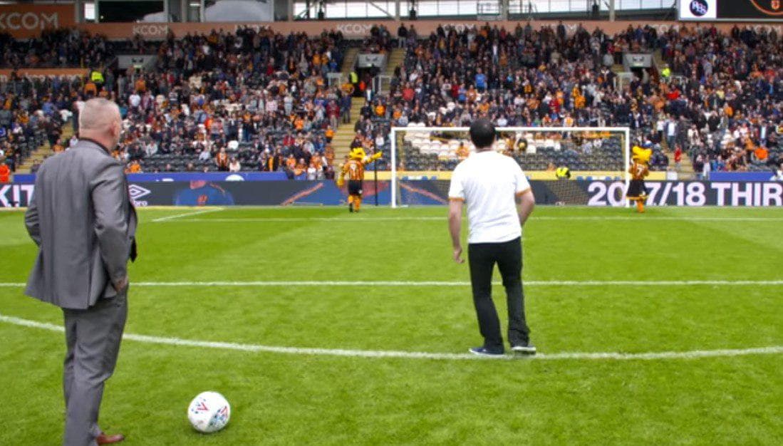 Video: Oddiy futbol muxlisi noyob natijaga erishdi