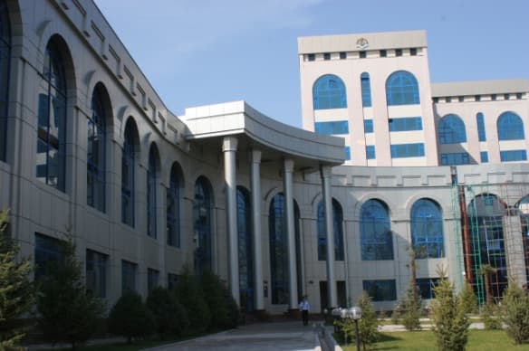 Davlat soliq qo‘mitasi rahbari Qozog‘iston elchisi bilan uchrashdi
