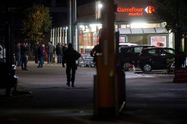 OAV: Bryusselda xaridorlarni garovga olgan jinoyatchi shahar burgomistr o‘rinbosarining o‘g‘li bo‘lib chiqdi