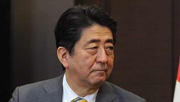 Abe Putin bilan uning Yaponiyaga safari borasida kelishib olmoqchi