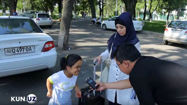 Yaxshi niyat amalga oshdi: Muxlisaxon davolangani Hindistonga jo‘nab ketdi (video)