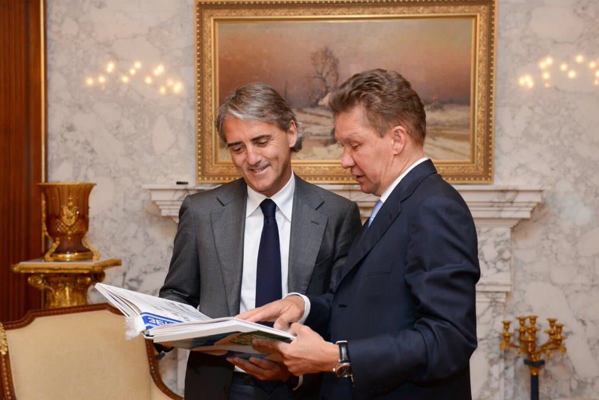 Manchini "Zenit" bilan shartnoma imzolash uchun Sankt-Peterburgga keldi