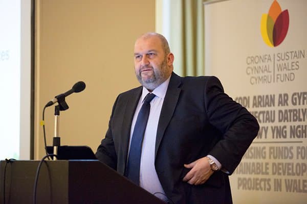 Uelsda hukumat vaziri lavozimini yo‘qotdi va o‘zini o‘ldirdi