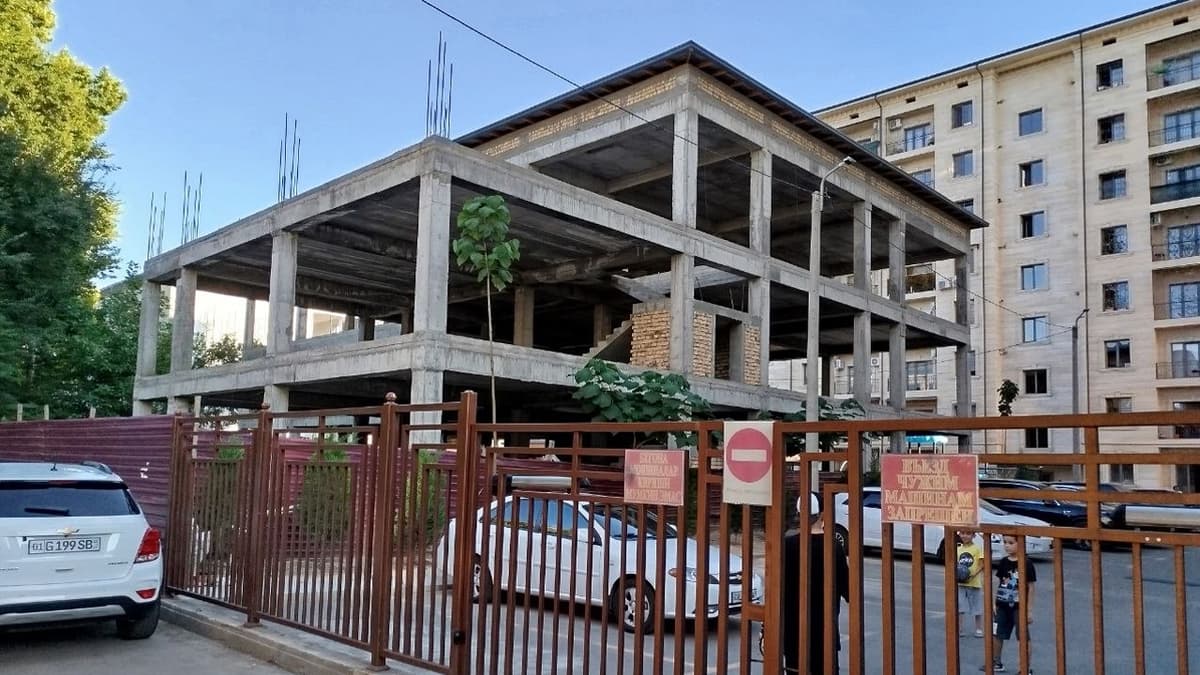 “Uyimizning hovlisini o‘zimizga berishsin” – Premium Chilonzor aholisi murojaati
