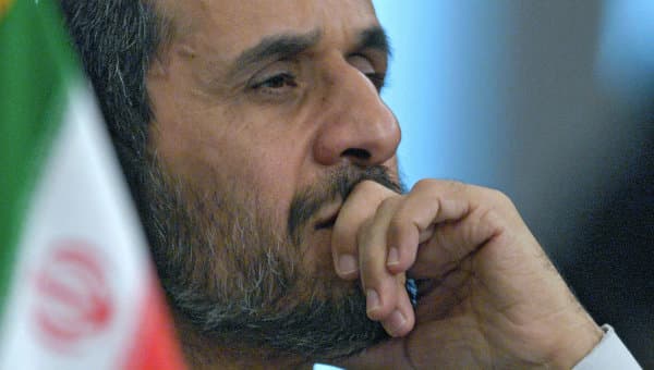 Ahmadinajod: AQShning Suriyaga zarbasi "urush yo‘li" tanlaganini bildiradi